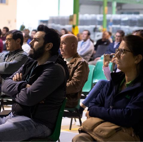 asistentes de la academia del agricultor